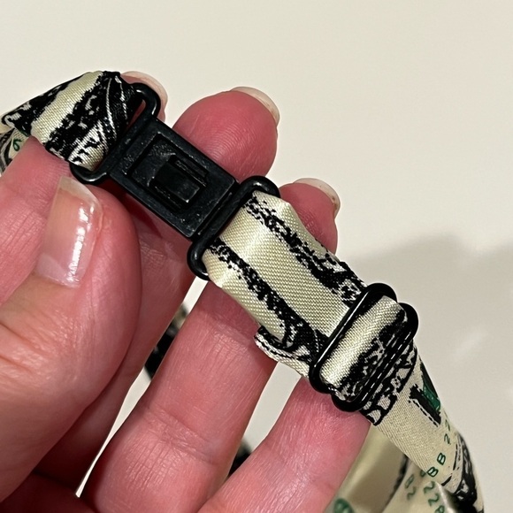 Bowtie Satin, dollar bill print, adjustable. Unisex - Picture 3 of 3